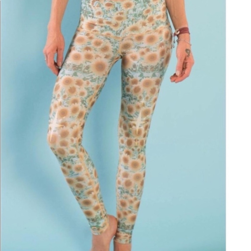 Teeki Sunrise Leggings size M
